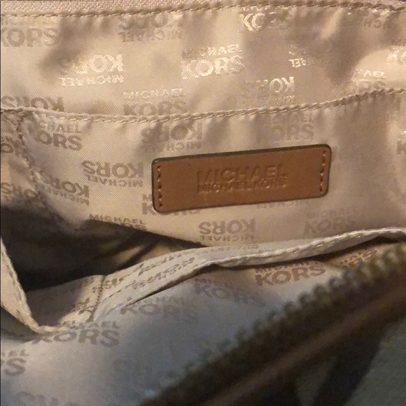 Michael Kors purse - Picture 3 of 3